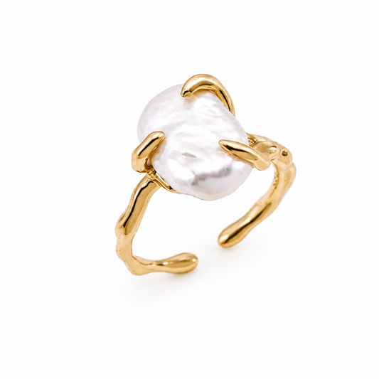 Vintage gold statement ring with iridescent baroque pearl and open cuff prongs