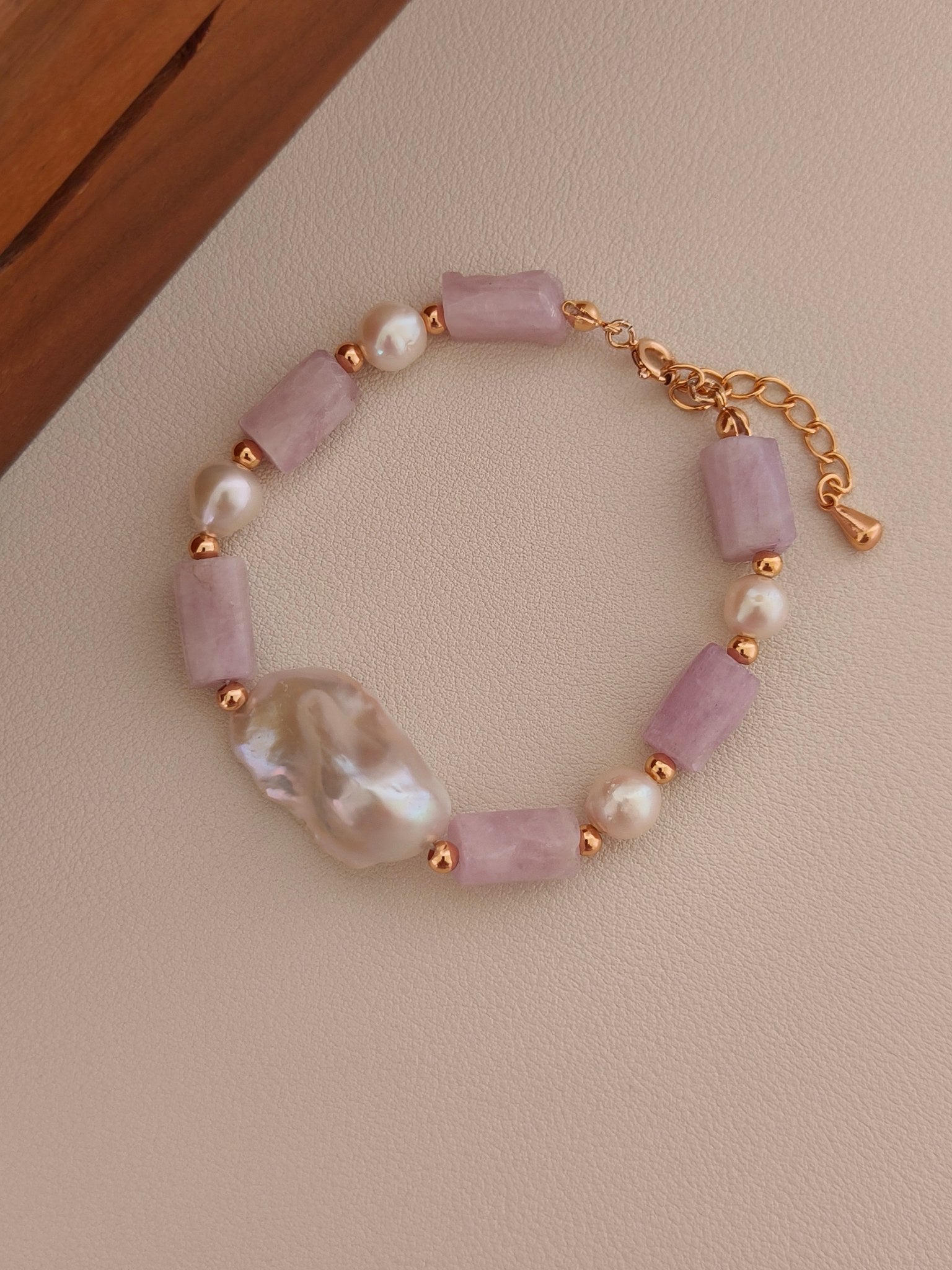 Purple rectangular stone and pearl bead bracelet with gold link chain and lobster clasp