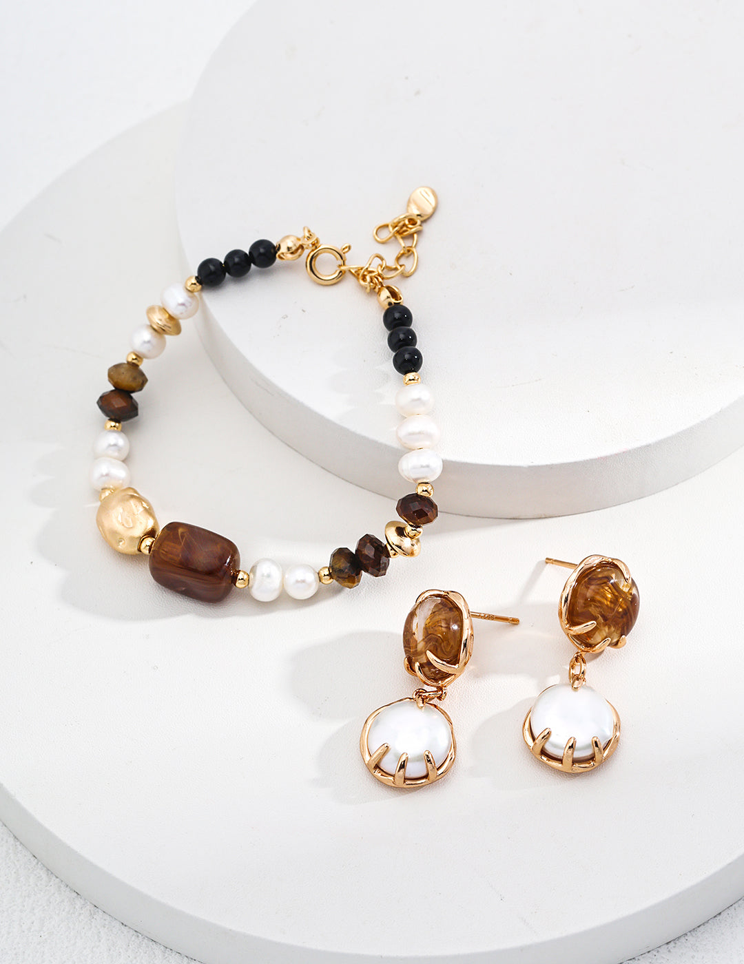 Vintage beaded bracelet with tiger eye and pearls, plus matching drop earrings