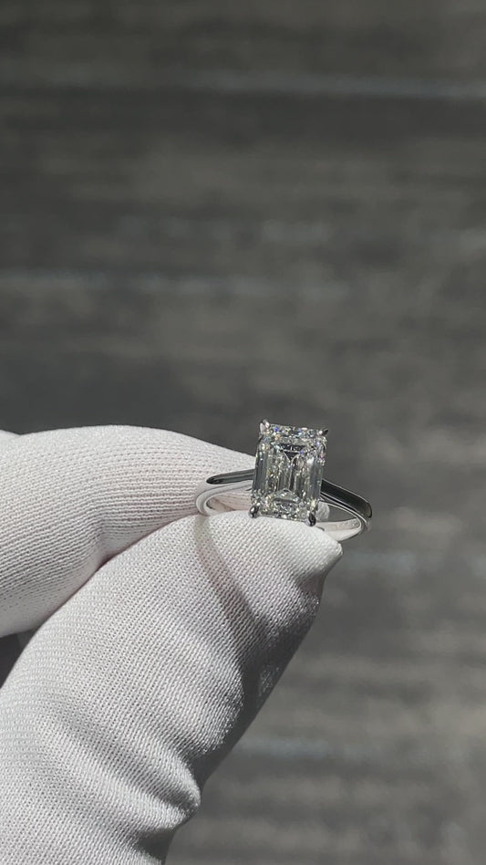 Classic Emerald Lab Diamond Ring
