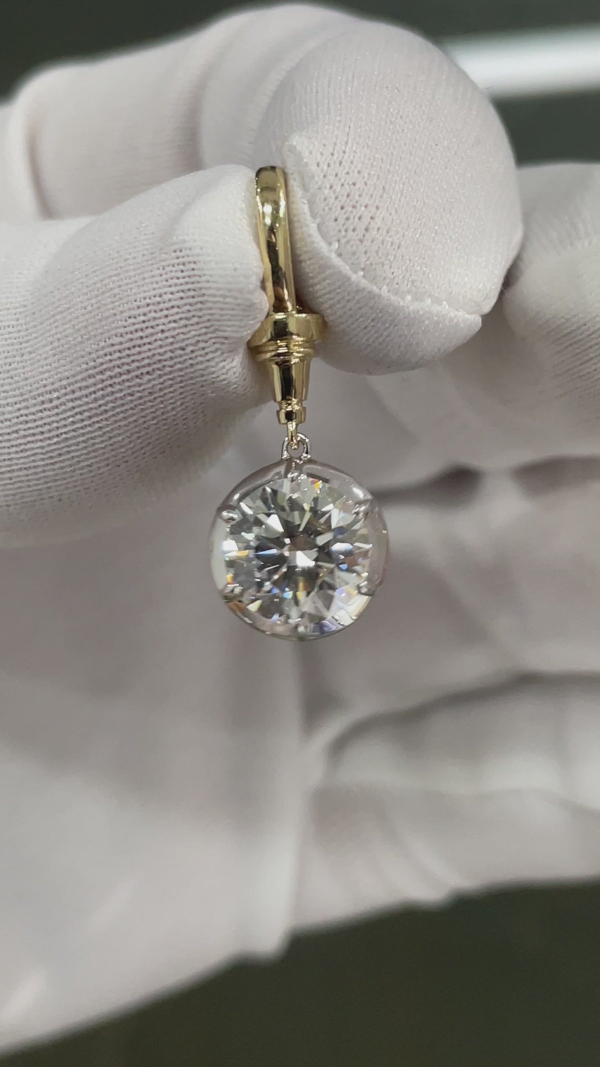 Tūī Bird Nest Round Lab Diamond Pendant