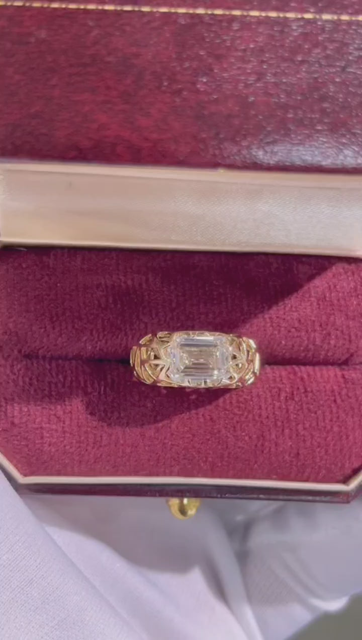Tūī Nest Emerald Lab Diamond Ring