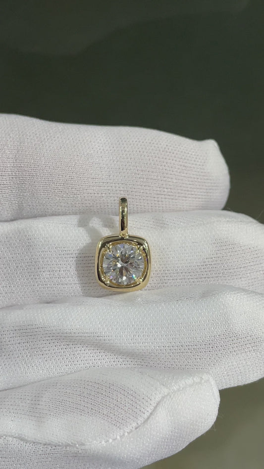 Sweet Bean Round Lab Diamond Pendant